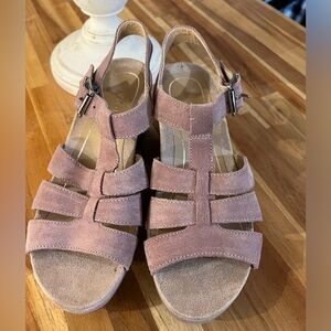 Vionic Tawny Strappy wedge Sandal size 6.5